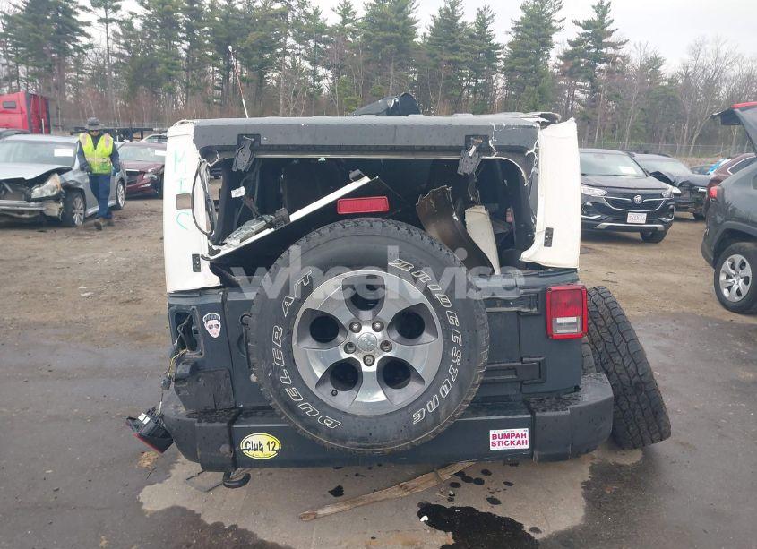 Photo 21 of 2017 Jeep Wrangler UNLIMITED SAHARA 4X4 (VIN 1C4BJWEG1HL721307)