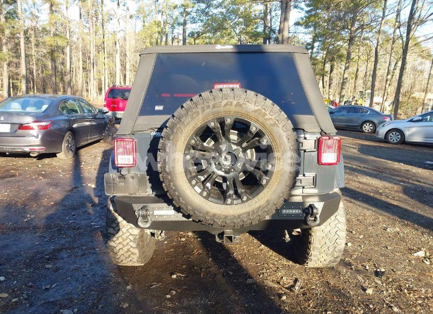 Photo 16 of 2018 Jeep Wrangler JK UNLIMITED SAHARA 4X4 (VIN 1C4BJWEG1JL842456)