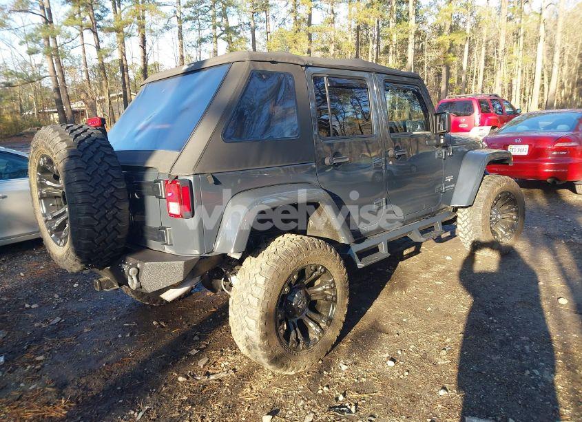 Photo 4 of 2018 Jeep Wrangler JK UNLIMITED SAHARA 4X4 (VIN 1C4BJWEG1JL842456)