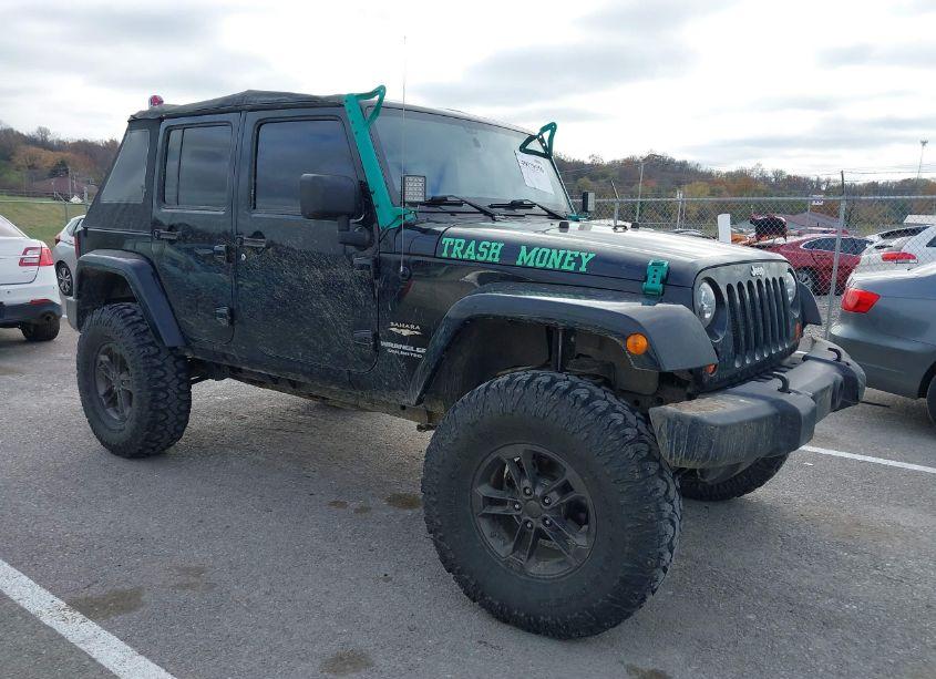 2013 Jeep Wrangler UNLIMITED SAHARA (VIN 1C4BJWEG2DL501314) main photo