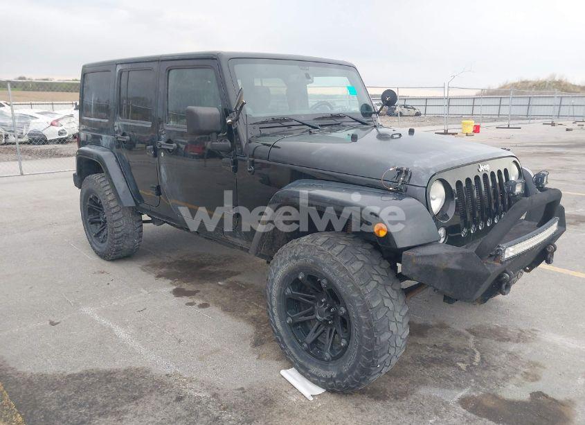 2014 Jeep Wrangler UNLIMITED SAHARA (VIN 1C4BJWEG2EL122962) main photo
