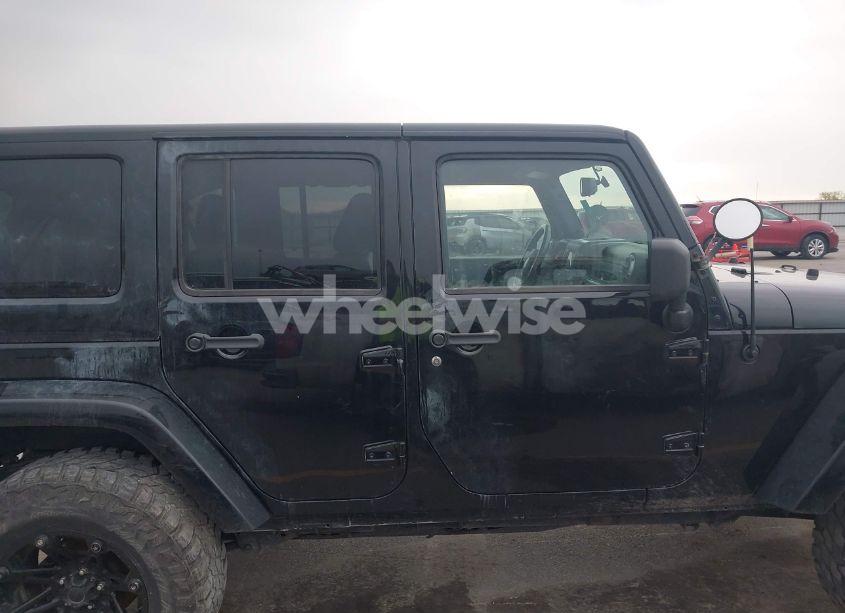 Photo 13 of 2014 Jeep Wrangler UNLIMITED SAHARA (VIN 1C4BJWEG2EL122962)