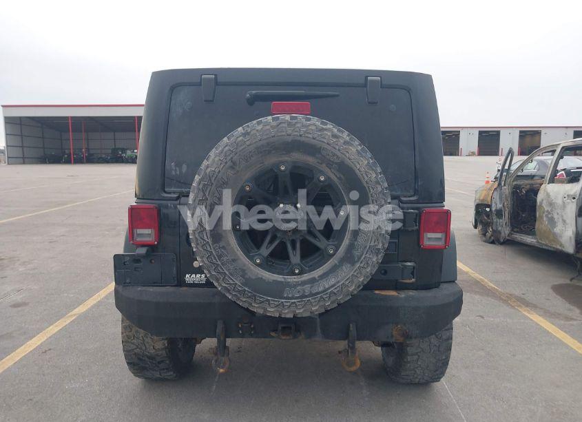 Photo 16 of 2014 Jeep Wrangler UNLIMITED SAHARA (VIN 1C4BJWEG2EL122962)