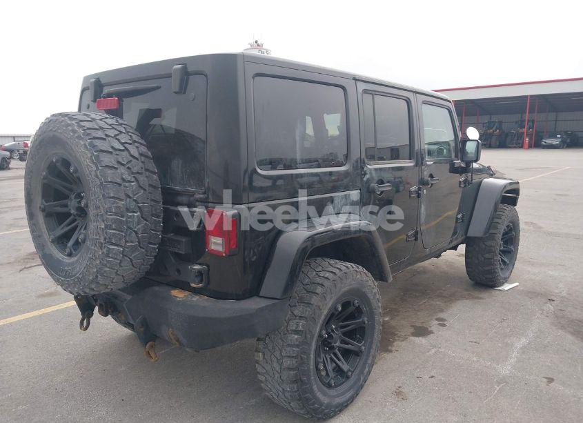 Photo 4 of 2014 Jeep Wrangler UNLIMITED SAHARA (VIN 1C4BJWEG2EL122962)