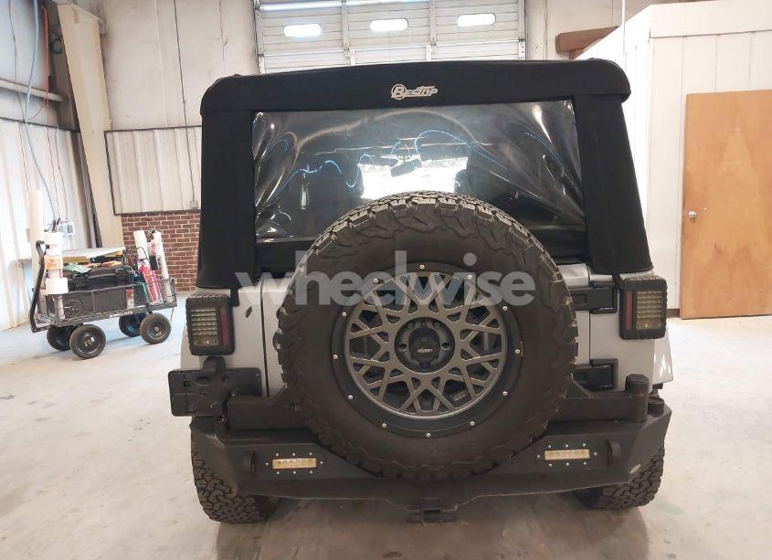 Photo 16 of 2014 Jeep Wrangler UNLIMITED SAHARA (VIN 1C4BJWEG2EL196964)