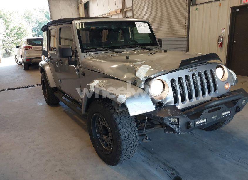 Photo 6 of 2014 Jeep Wrangler UNLIMITED SAHARA (VIN 1C4BJWEG2EL196964)