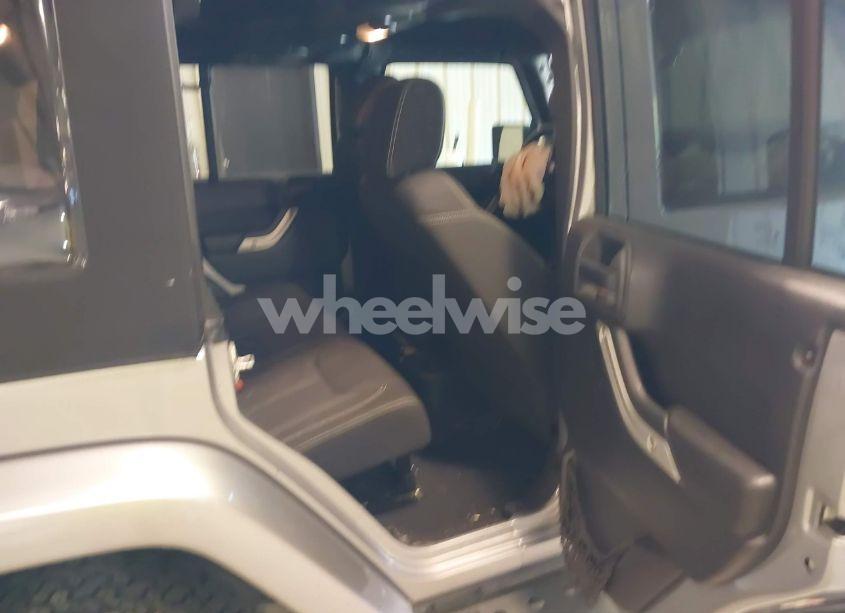 Photo 8 of 2014 Jeep Wrangler UNLIMITED SAHARA (VIN 1C4BJWEG2EL196964)