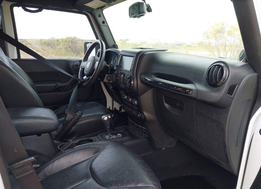 Photo 5 of 2014 Jeep Wrangler UNLIMITED ALTITUDE (VIN 1C4BJWEG2EL273736)