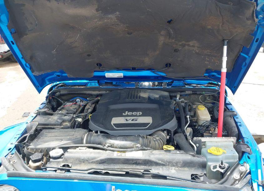 Photo 10 of 2016 Jeep Wrangler UNLIMITED SAHARA (VIN 1C4BJWEG2GL143362)