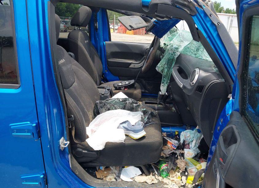 Photo 5 of 2016 Jeep Wrangler UNLIMITED SAHARA (VIN 1C4BJWEG2GL143362)