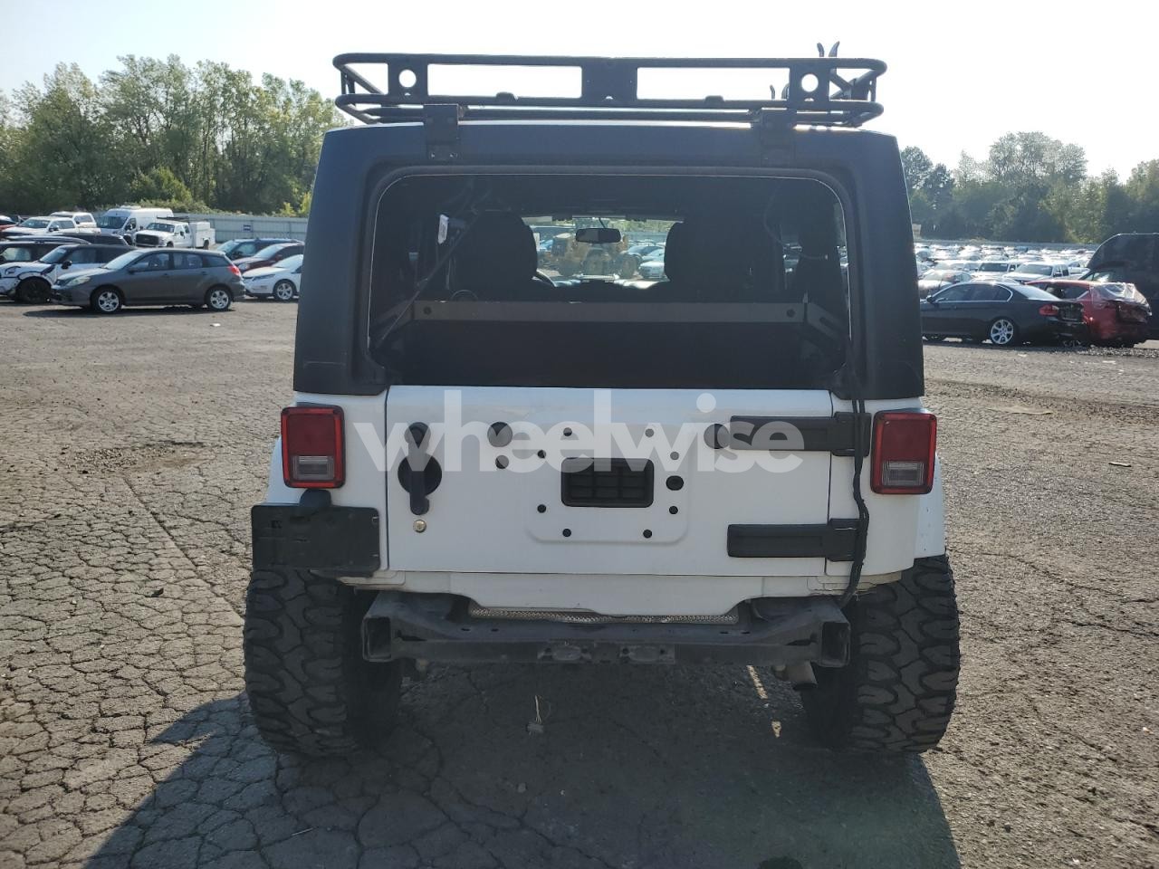 Photo 6 of 2016 JEEP WRANGLER UNLIMITED SAHARA (VIN 1C4BJWEG2GL220117)