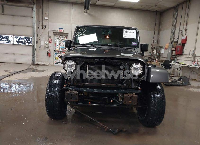 Photo 13 of 2018 Jeep Wrangler JK UNLIMITED SAHARA 4X4 (VIN 1C4BJWEG2JL924325)