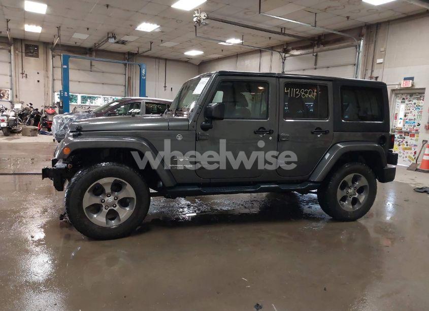 Photo 15 of 2018 Jeep Wrangler JK UNLIMITED SAHARA 4X4 (VIN 1C4BJWEG2JL924325)