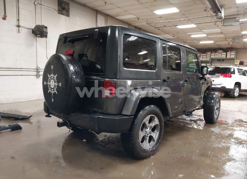Photo 4 of 2018 Jeep Wrangler JK UNLIMITED SAHARA 4X4 (VIN 1C4BJWEG2JL924325)