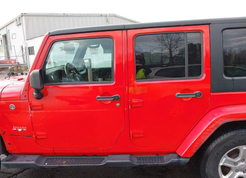 Photo 14 of 2018 Jeep Wrangler JK UNLIMITED SAHARA 4X4 (VIN 1C4BJWEG2JL936605)