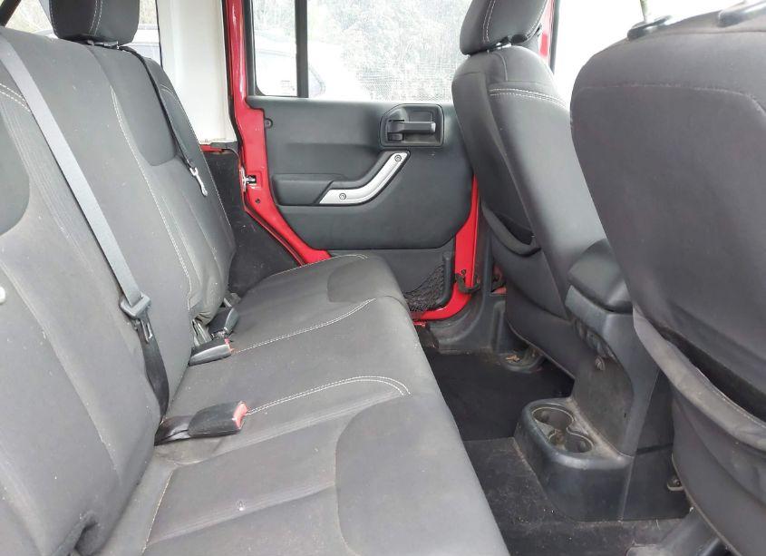 Photo 8 of 2018 Jeep Wrangler JK UNLIMITED SAHARA 4X4 (VIN 1C4BJWEG2JL936605)