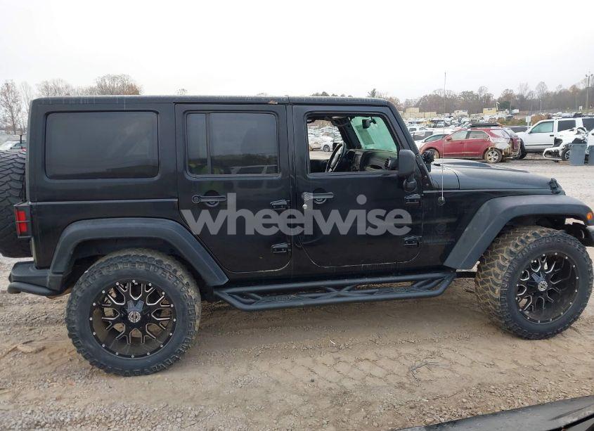 Photo 13 of 2013 Jeep Wrangler UNLIMITED MOAB (VIN 1C4BJWEG3DL612549)