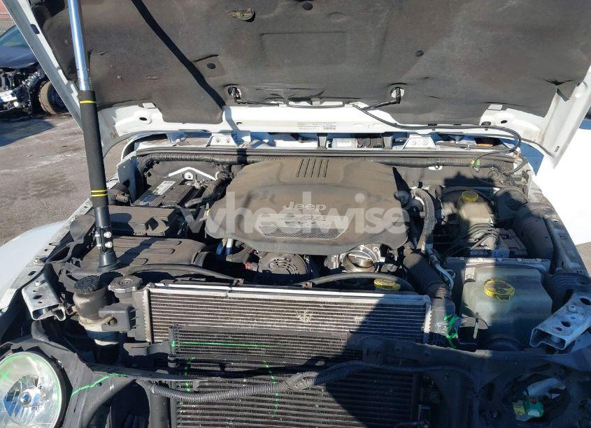 Photo 10 of 2013 Jeep Wrangler UNLIMITED SAHARA (VIN 1C4BJWEG3DL658530)