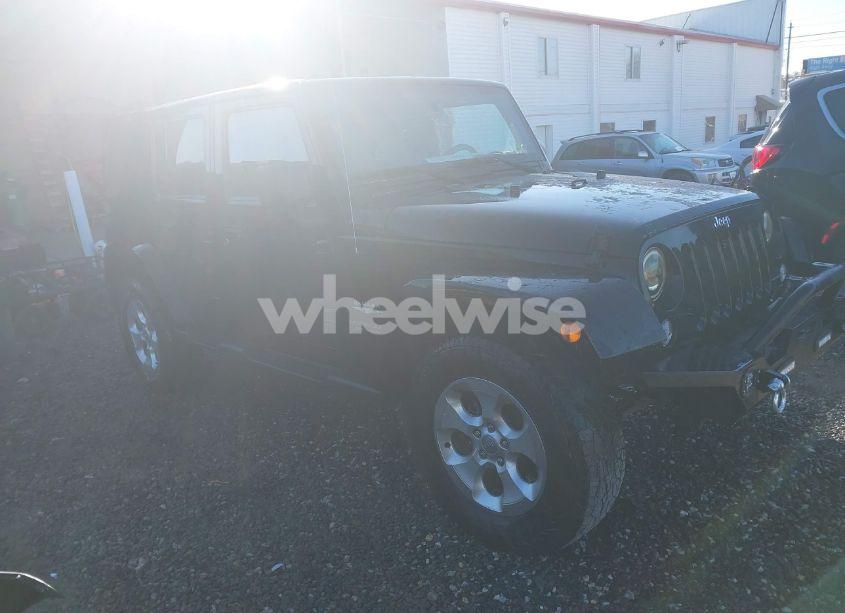 2014 Jeep Wrangler UNLIMITED SAHARA (VIN 1C4BJWEG3EL124350) main photo