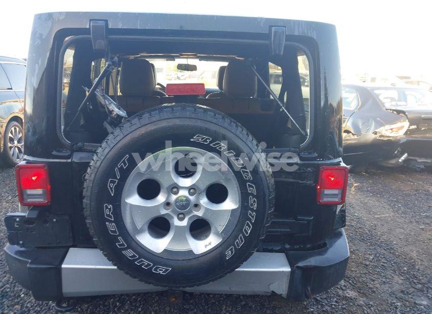 Photo 6 of 2014 Jeep Wrangler UNLIMITED SAHARA (VIN 1C4BJWEG3EL124350)