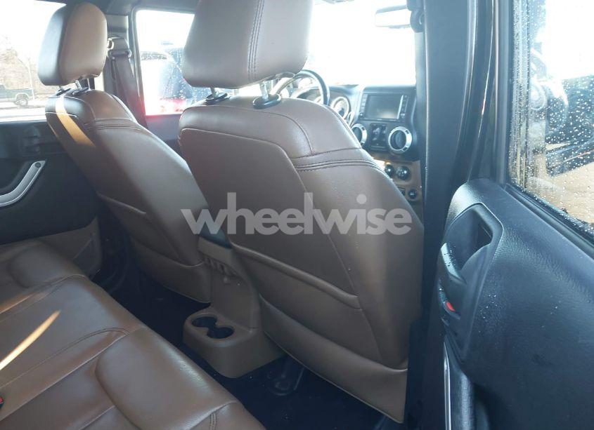 Photo 8 of 2014 Jeep Wrangler UNLIMITED SAHARA (VIN 1C4BJWEG3EL124350)