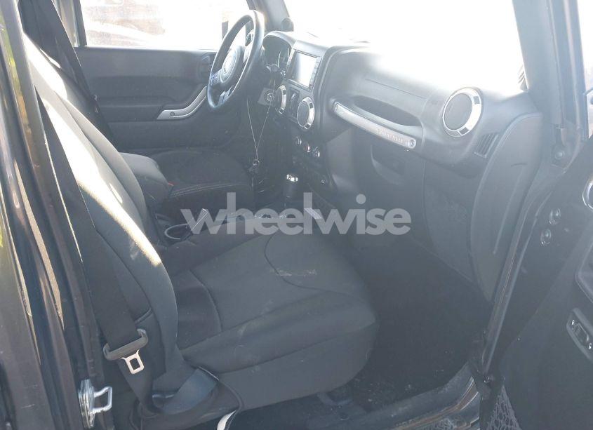 Photo 5 of 2014 Jeep Wrangler UNLIMITED SAHARA (VIN 1C4BJWEG3EL233858)