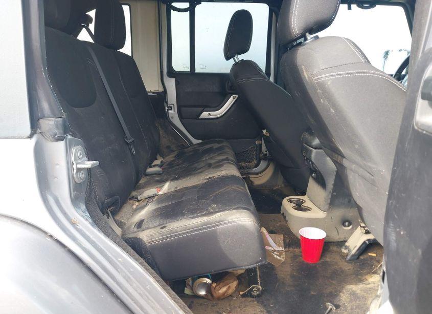 Photo 8 of 2015 Jeep Wrangler UNLIMITED SAHARA (VIN 1C4BJWEG3FL752457)