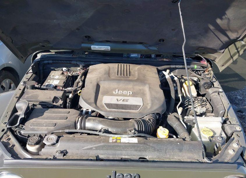 Photo 10 of 2016 Jeep Wrangler UNLIMITED SAHARA (VIN 1C4BJWEG3GL161546)