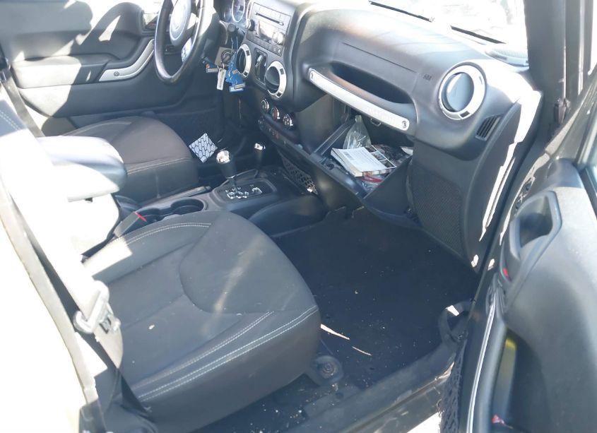 Photo 5 of 2016 Jeep Wrangler UNLIMITED SAHARA (VIN 1C4BJWEG3GL161546)