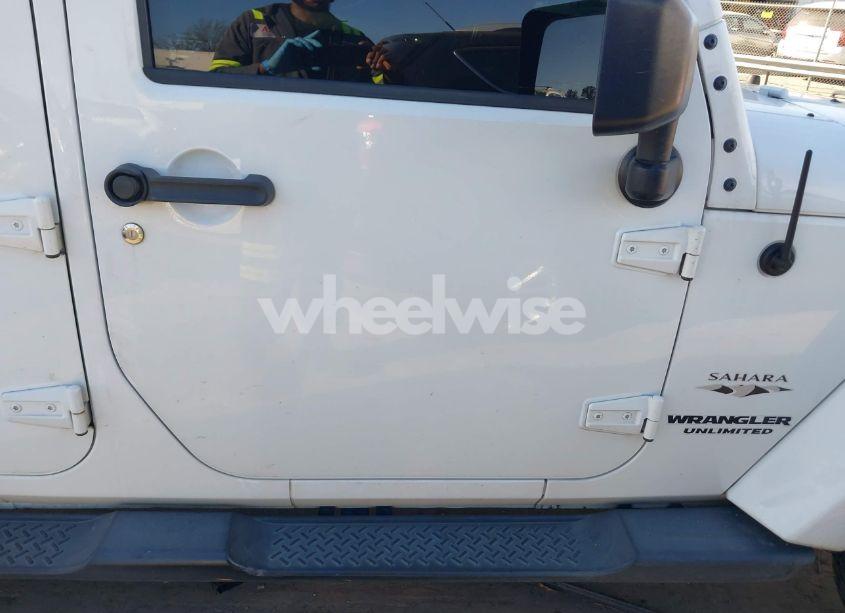 Photo 6 of 2016 Jeep Wrangler UNLIMITED SAHARA (VIN 1C4BJWEG3GL194420)