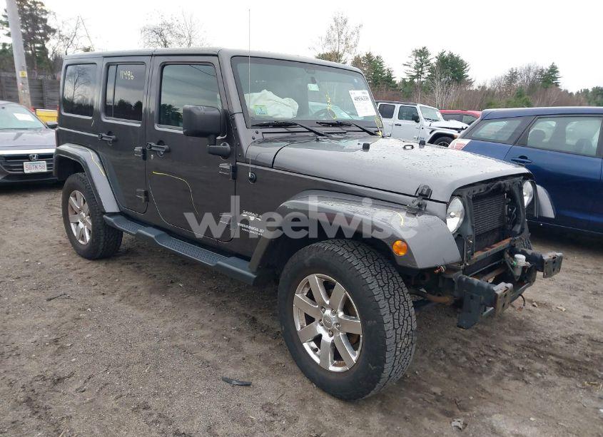 2016 Jeep Wrangler UNLIMITED SAHARA (VIN 1C4BJWEG3GL261422) main photo