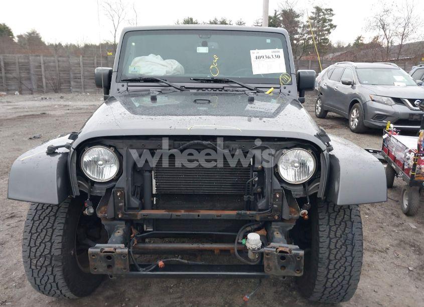 Photo 6 of 2016 Jeep Wrangler UNLIMITED SAHARA (VIN 1C4BJWEG3GL261422)