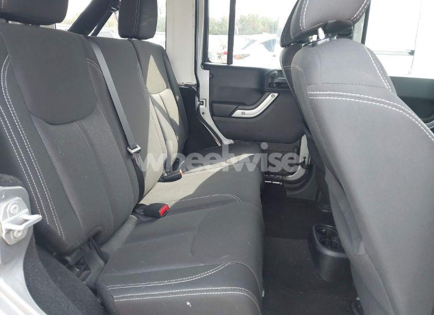 Photo 8 of 2017 Jeep Wrangler UNLIMITED SAHARA (VIN 1C4BJWEG3HL653947)