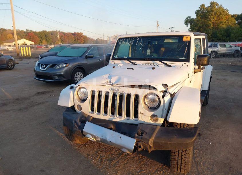 Photo 2 of 2018 Jeep Wrangler JK UNLIMITED SAHARA 4X4 (VIN 1C4BJWEG3JL832012)