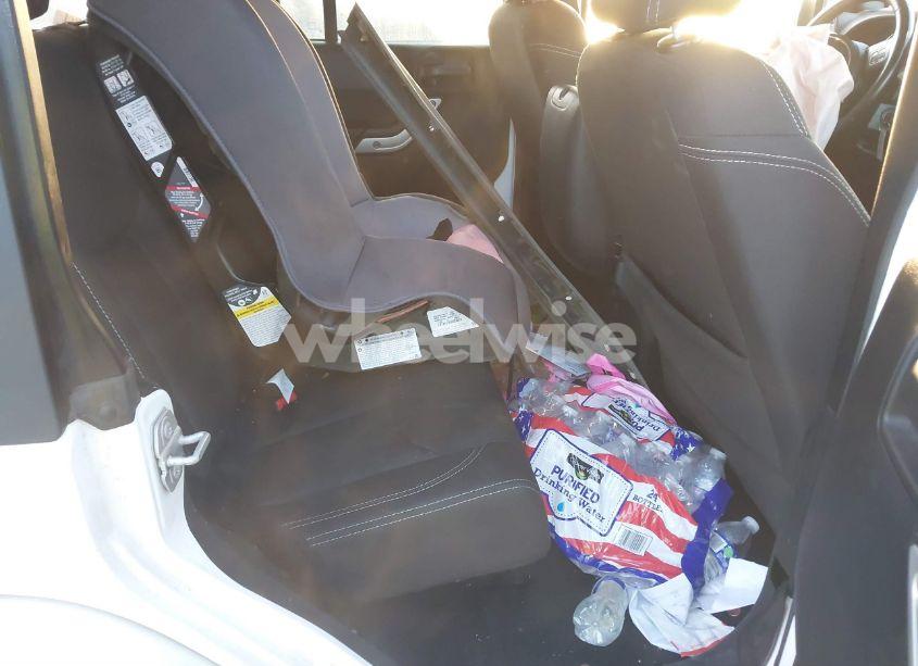 Photo 8 of 2018 Jeep Wrangler JK UNLIMITED SAHARA 4X4 (VIN 1C4BJWEG3JL832012)