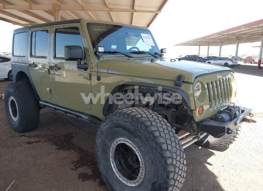 2013 Jeep Wrangler UNLIMITED SAHARA (VIN 1C4BJWEG4DL576337) main photo