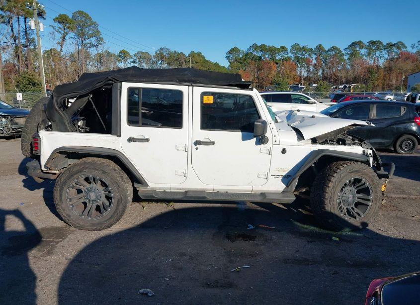 Photo 13 of 2014 Jeep Wrangler UNLIMITED SAHARA (VIN 1C4BJWEG4EL122347)
