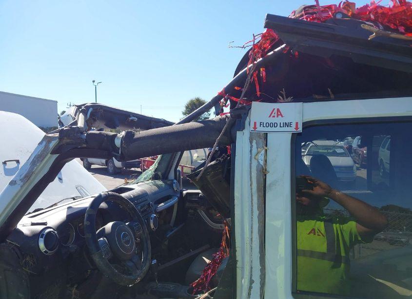 Photo 6 of 2014 Jeep Wrangler UNLIMITED SAHARA (VIN 1C4BJWEG4EL310043)