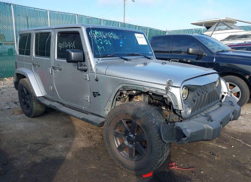 2015 Jeep Wrangler UNLIMITED SAHARA (VIN 1C4BJWEG4FL509014) main photo