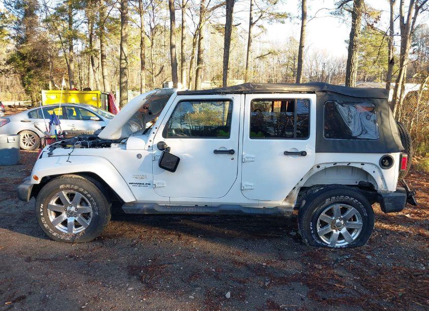 Photo 15 of 2015 Jeep Wrangler UNLIMITED SAHARA (VIN 1C4BJWEG4FL568113)