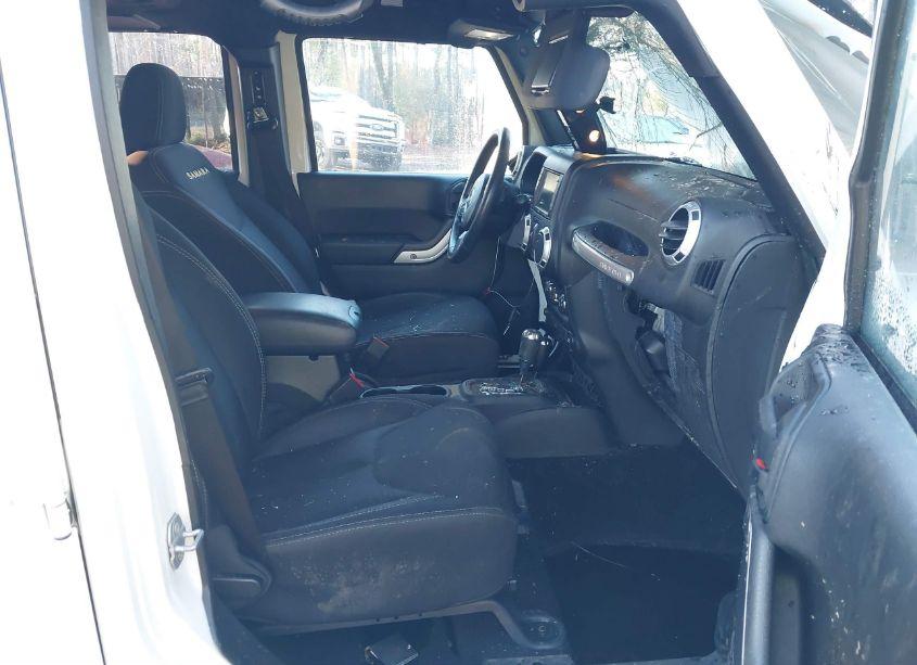 Photo 5 of 2015 Jeep Wrangler UNLIMITED SAHARA (VIN 1C4BJWEG4FL568113)