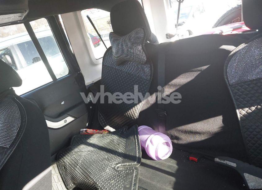 Photo 8 of 2015 Jeep Wrangler UNLIMITED SAHARA (VIN 1C4BJWEG4FL580830)