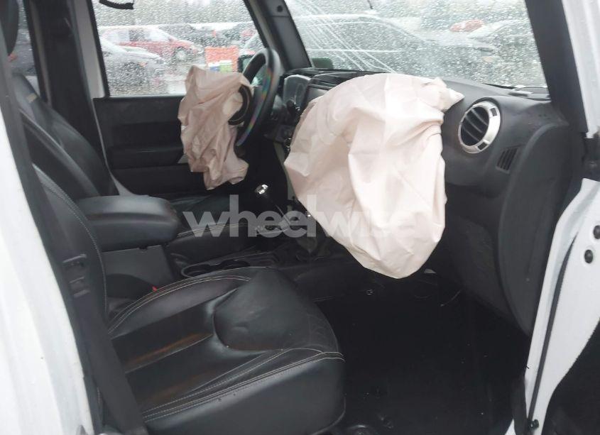 Photo 5 of 2015 Jeep Wrangler UNLIMITED SAHARA (VIN 1C4BJWEG4FL748885)