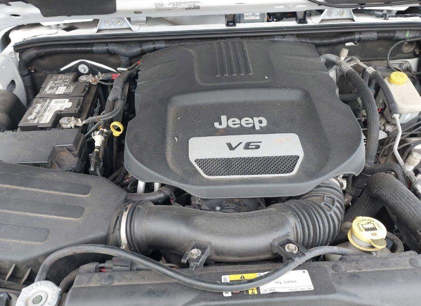 Photo 10 of 2016 Jeep Wrangler UNLIMITED SAHARA (VIN 1C4BJWEG4GL172135)