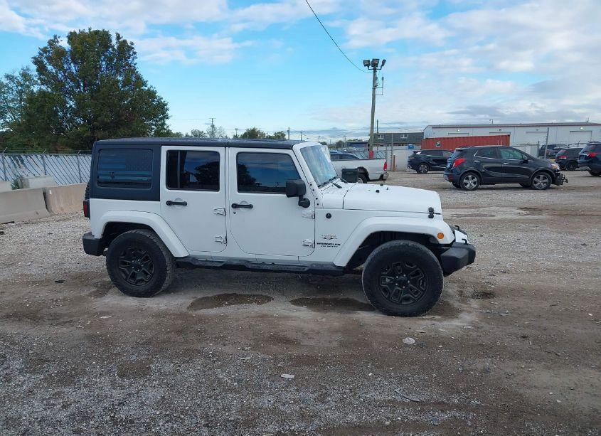 Photo 13 of 2016 Jeep Wrangler UNLIMITED SAHARA (VIN 1C4BJWEG4GL172135)
