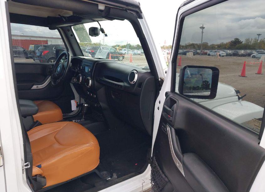 Photo 5 of 2016 Jeep Wrangler UNLIMITED SAHARA (VIN 1C4BJWEG4GL172135)