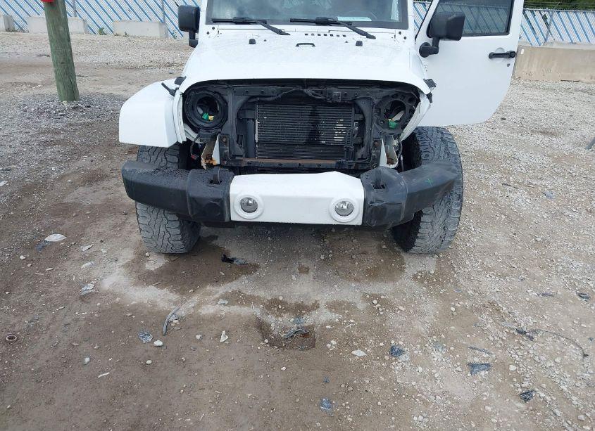 Photo 6 of 2016 Jeep Wrangler UNLIMITED SAHARA (VIN 1C4BJWEG4GL172135)