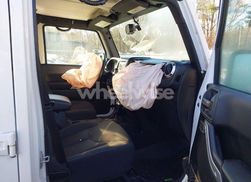 Photo 5 of 2017 Jeep Wrangler UNLIMITED SAHARA 4X4 (VIN 1C4BJWEG4HL722578)