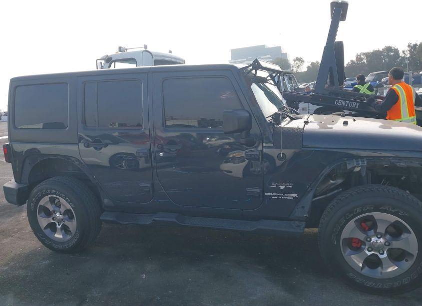 Photo 13 of 2018 Jeep Wrangler JK UNLIMITED SAHARA 4X4 (VIN 1C4BJWEG4JL909468)