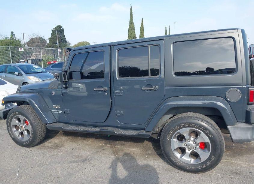 Photo 14 of 2018 Jeep Wrangler JK UNLIMITED SAHARA 4X4 (VIN 1C4BJWEG4JL909468)